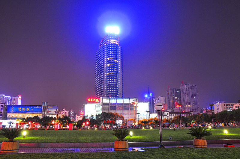 宜昌夷(yi)陵廣(guang)場